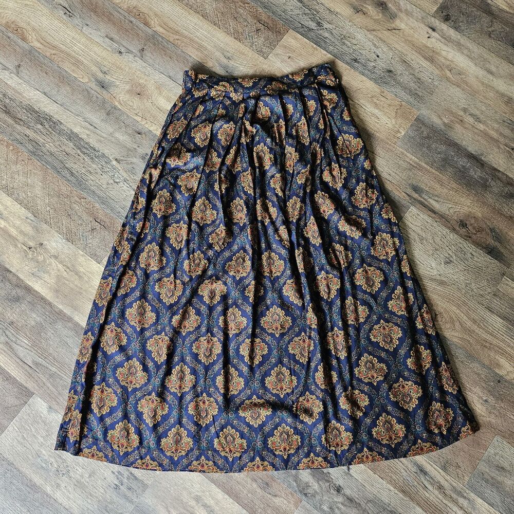 Vintage Worthington Woman's Blue Paisley Pleat Skirt Size 8. Made In USA Rayon